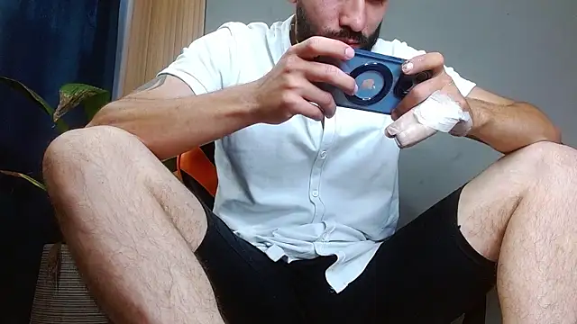 Snapshot of Mr_WhiteCock chatting on October 27, 2025, 10:36 pm Mr WhiteCock online show from October 27, 2025, 10:36 pm