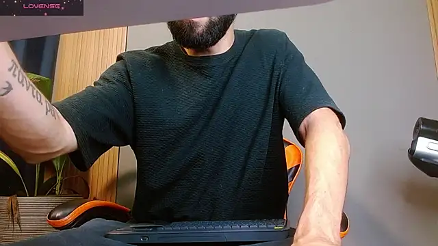 Snapshot of Mr_WhiteCock chatting on November 2, 2025, 12:13 am Mr WhiteCock online show from November 2, 2025, 12:13 am