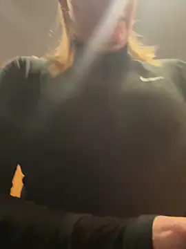 Snapshot of notlikeothergirlsEW12 chatting on March 20, 2025, 7:35 pm notlikeothergirlsEW12 online show from March 20, 2025, 7:35 pm