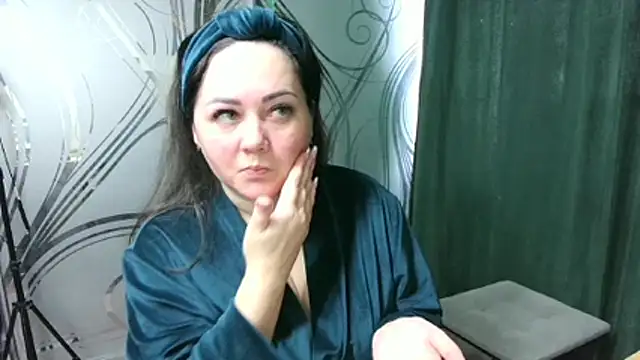 JuliaMorganss online show from February 11, 2026, 7:35 am