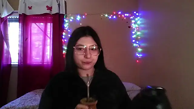 imsohornydacom online show from April 28, 2026, 5:29 pm