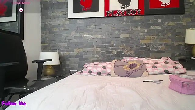 dayadubey  online show from February 4, 2026, 11:38 am