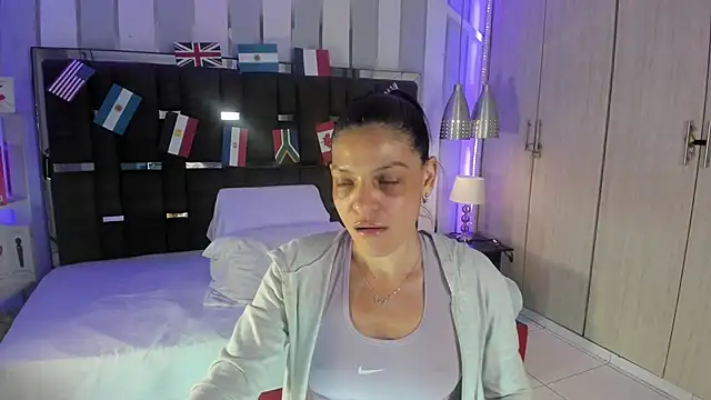 KatteMoss online show from June 17, 2026, 4:15 am
