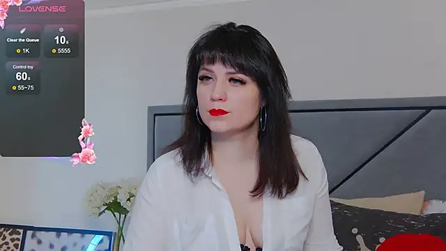 BellaHillss online show from March 21, 2025, 7:55 am