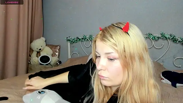 Leila purr18 online show from December 14, 2024, 3:18 am