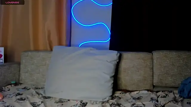 Leila purr18 online show from February 25, 2025, 3:16 pm
