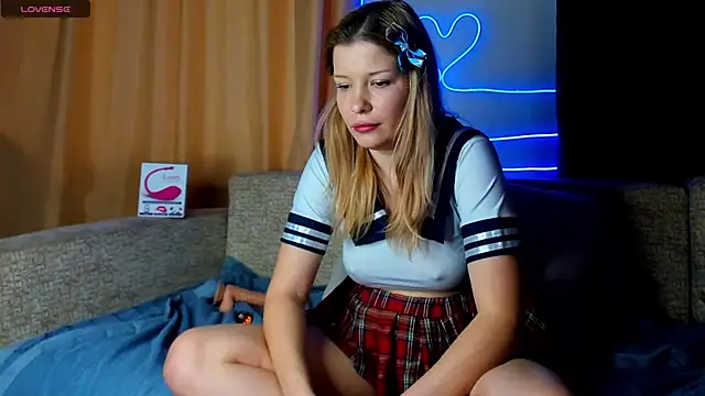 Leila purr18 online show from March 7, 2025, 9:51 am