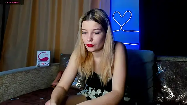 Leila purr18 online show from March 18, 2025, 6:46 am