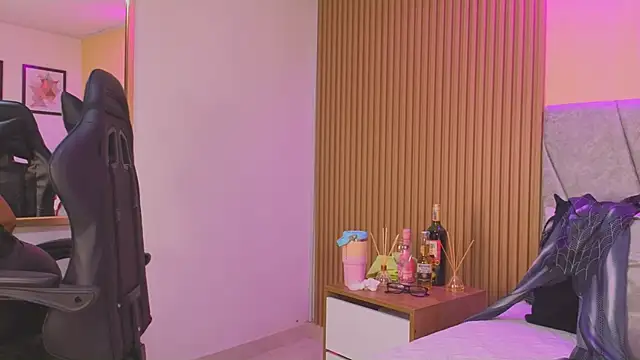 Snapshot of Dakota_diaz_ chatting on October 28, 2025, 8:11 pm Dakota diaz  online show from October 28, 2025, 8:11 pm