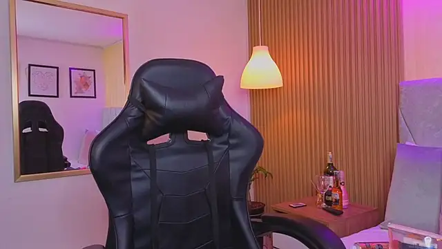 Dakota diaz  online show from February 10, 2026, 7:51 pm