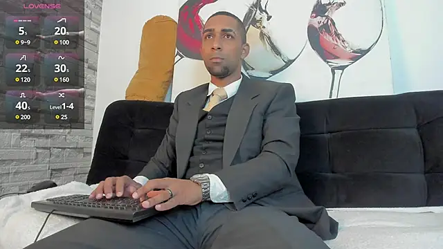 Snapshot of Paolo_johnson chatting on January 15, 2025, 11:43 am Paolo johnson online show from January 15, 2025, 11:43 am