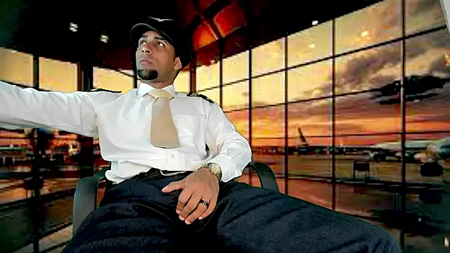 Snapshot of Paolo_johnson chatting on February 28, 2025, 3:48 am Paolo johnson online show from February 28, 2025, 3:48 am