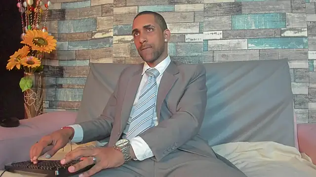 Snapshot of Paolo_johnson chatting on March 17, 2025, 10:49 am Paolo johnson online show from March 17, 2025, 10:49 am