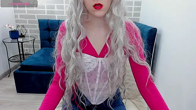 VanillaKelly online show from November 17, 2025, 1:00 am