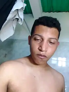 Snapshot of Fuenmayor40 chatting on December 16, 2025, 7:08 pm Fuenmayor40 online show from December 16, 2025, 7:08 pm