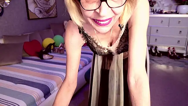 HornyMilf 555 online show from April 23, 2026, 10:14 am