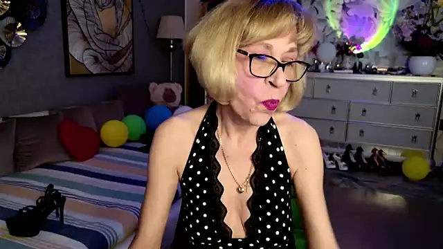 HornyMilf 555 online show from April 28, 2026, 1:05 pm