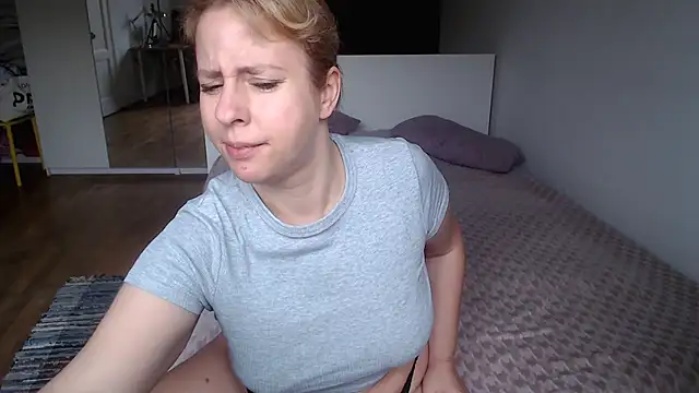 MariaValentine online show from November 23, 2025, 6:57 am