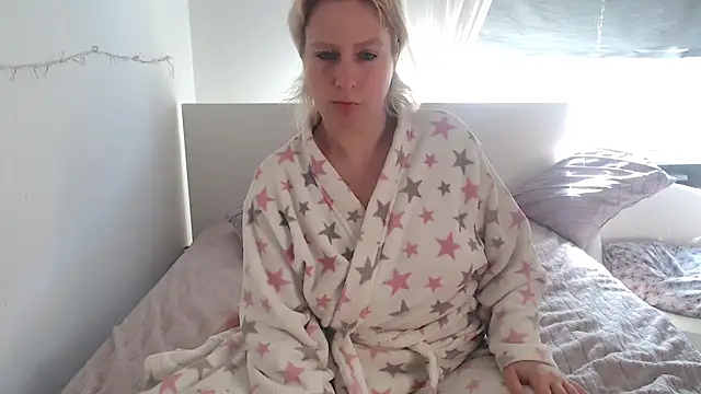 Snapshot of MariaValentine chatting on March 15, 2026, 9:15 am MariaValentine online show from March 15, 2026, 9:15 am