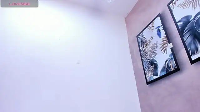 DahianaLincoln online show from October 10, 2025, 11:48 pm