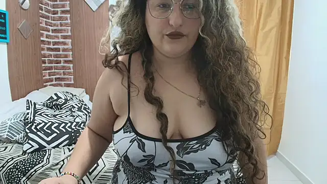 Snapshot of niraksil chatting on March 4, 2026, 12:00 pm niraksil online show from March 4, 2026, 12:00 pm