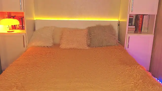 Leaaaaaaaaa online show from March 27, 2026, 6:07 pm