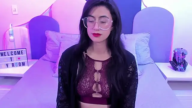 SophieGomez22 online show from February 9, 2025, 5:33 pm