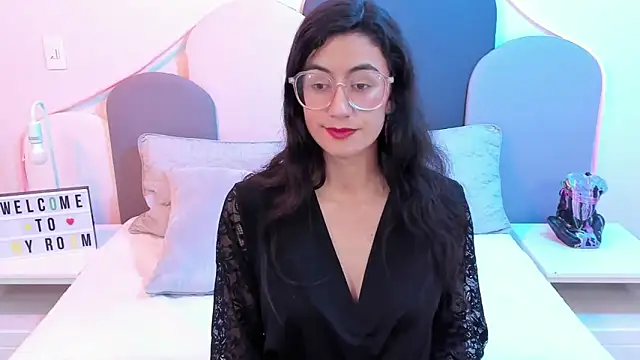 SophieGomez22 online show from March 3, 2025, 2:26 pm