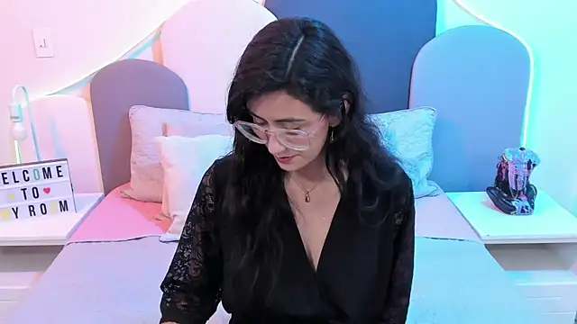 SophieGomez22 online show from March 10, 2025, 5:50 pm