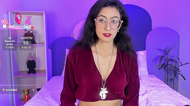 SophieGomez22 online show from September 13, 2025, 11:21 am