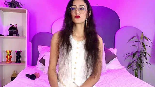 SophieGomez22 online show from May 2, 2026, 11:15 am