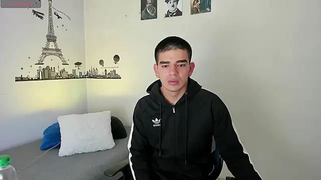 Snapshot of Ares_Johnson chatting on December 9, 2024, 1:02 pm Ares Johnson online show from December 9, 2024, 1:02 pm