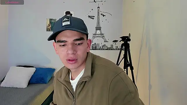 Snapshot of Ares_Johnson chatting on December 27, 2024, 12:18 am Ares Johnson online show from December 27, 2024, 12:18 am