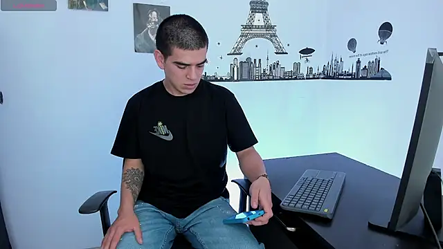 Snapshot of Ares_Johnson chatting on January 10, 2025, 9:31 pm Ares Johnson online show from January 10, 2025, 9:31 pm