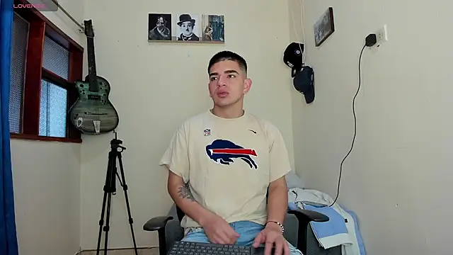 Snapshot of Ares_Johnson chatting on January 28, 2025, 2:31 pm Ares Johnson online show from January 28, 2025, 2:31 pm