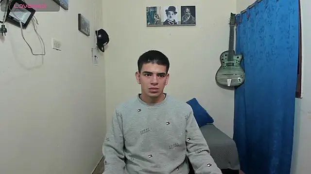 Snapshot of Ares_Johnson chatting on February 9, 2025, 1:22 am Ares Johnson online show from February 9, 2025, 1:22 am