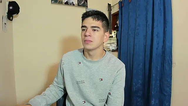 Snapshot of Ares_Johnson chatting on March 10, 2025, 12:04 pm Ares Johnson online show from March 10, 2025, 12:04 pm