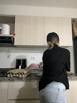 Snapshot of LittleSofia_ chatting on December 13, 2024, 1:59 am LittleSofia online show from December 13, 2024, 1:59 am