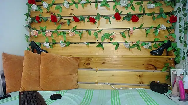 Snapshot of daniela_casallas_ chatting on February 1, 2025, 5:37 pm daniela casallas  online show from February 1, 2025, 5:37 pm