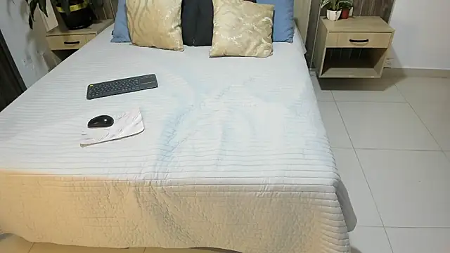 Snapshot of rebeca_cortez_ chatting on February 12, 2026, 8:04 pm rebeca cortez online show from February 12, 2026, 8:04 pm