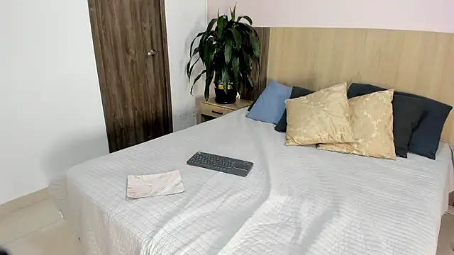 Snapshot of rebeca_cortez_ chatting on March 4, 2026, 7:42 pm rebeca cortez online show from March 4, 2026, 7:42 pm