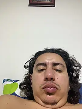 Snapshot of DanielGomez9 chatting on April 3, 2026, 5:49 am DanielGomez9 online show from April 3, 2026, 5:49 am
