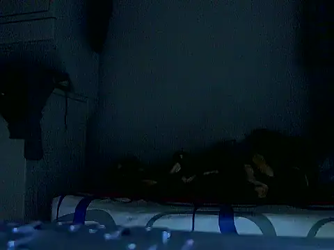 Ian zaenzz online show from November 25, 2025, 7:03 pm