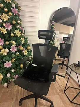 Eva Gonzalez online show from December 26, 2024, 3:06 am