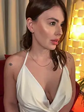 Eva Gonzalez online show from February 2, 2026, 10:30 pm