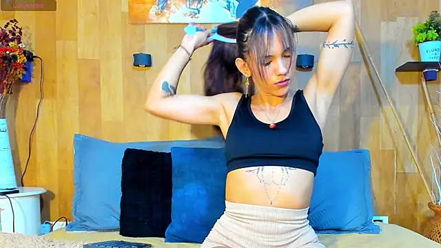 marianaa90 online show from May 5, 2026, 4:04 pm