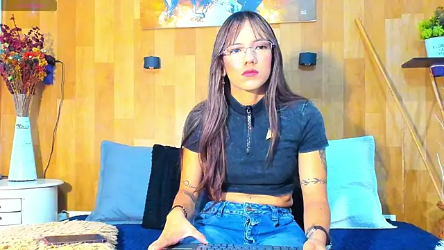 marianaa90 online show from May 7, 2026, 12:54 pm