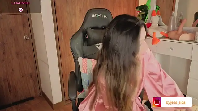 Snapshot of jessy__01 chatting on March 17, 2026, 2:05 am jessy 01 online show from March 17, 2026, 2:05 am