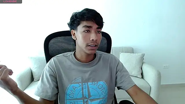 Snapshot of Tyler_prince chatting on November 17, 2025, 8:47 pm Tyler prince online show from November 17, 2025, 8:47 pm