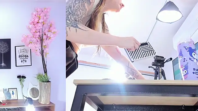 Siouxsie cenobite online show from October 1, 2025, 11:27 am